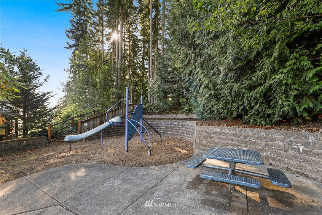 63 Cougar Ridge Road Northwest, Unit 2102 Issaquah, WA 98027 - Photo 25 of 26