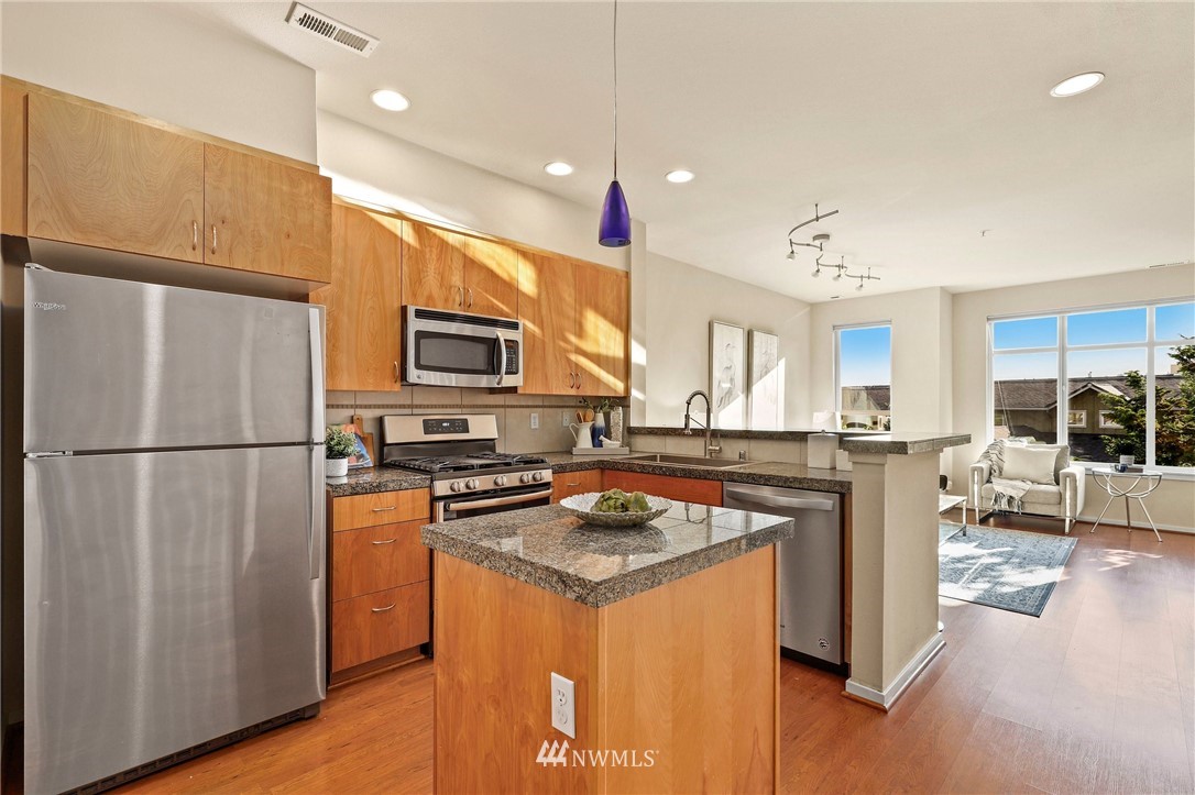 63 Cougar Ridge Road Northwest, Unit 2102 Issaquah, WA 98027 - Photo 9 of 26
