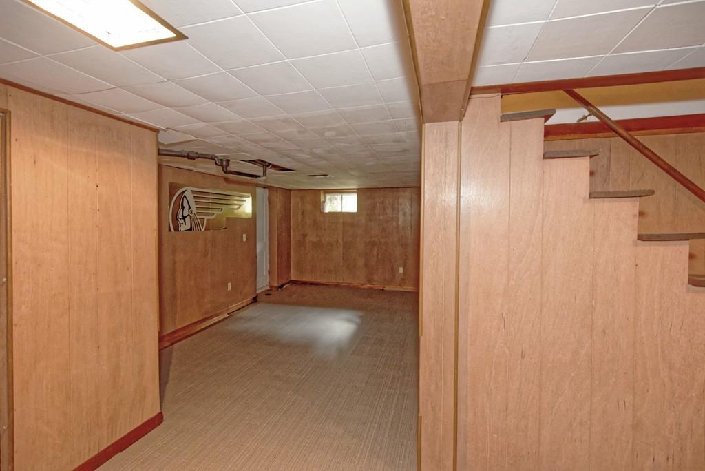 10 Eaton Road Framingham, MA 01701 - Photo 30 of 39 a view of a hallway