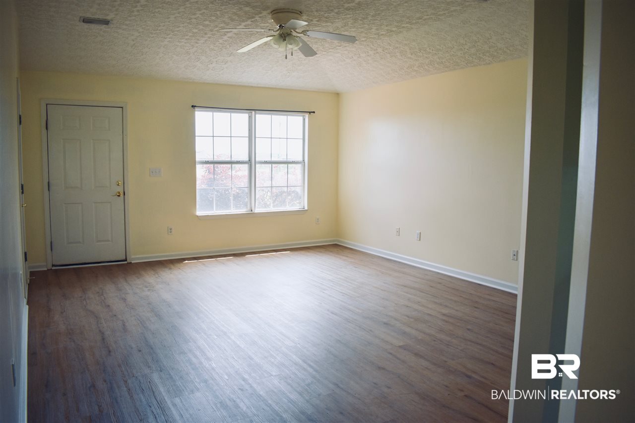 9029 Sherman Road Foley, AL 36535 - Photo 6 of 18 Living Room