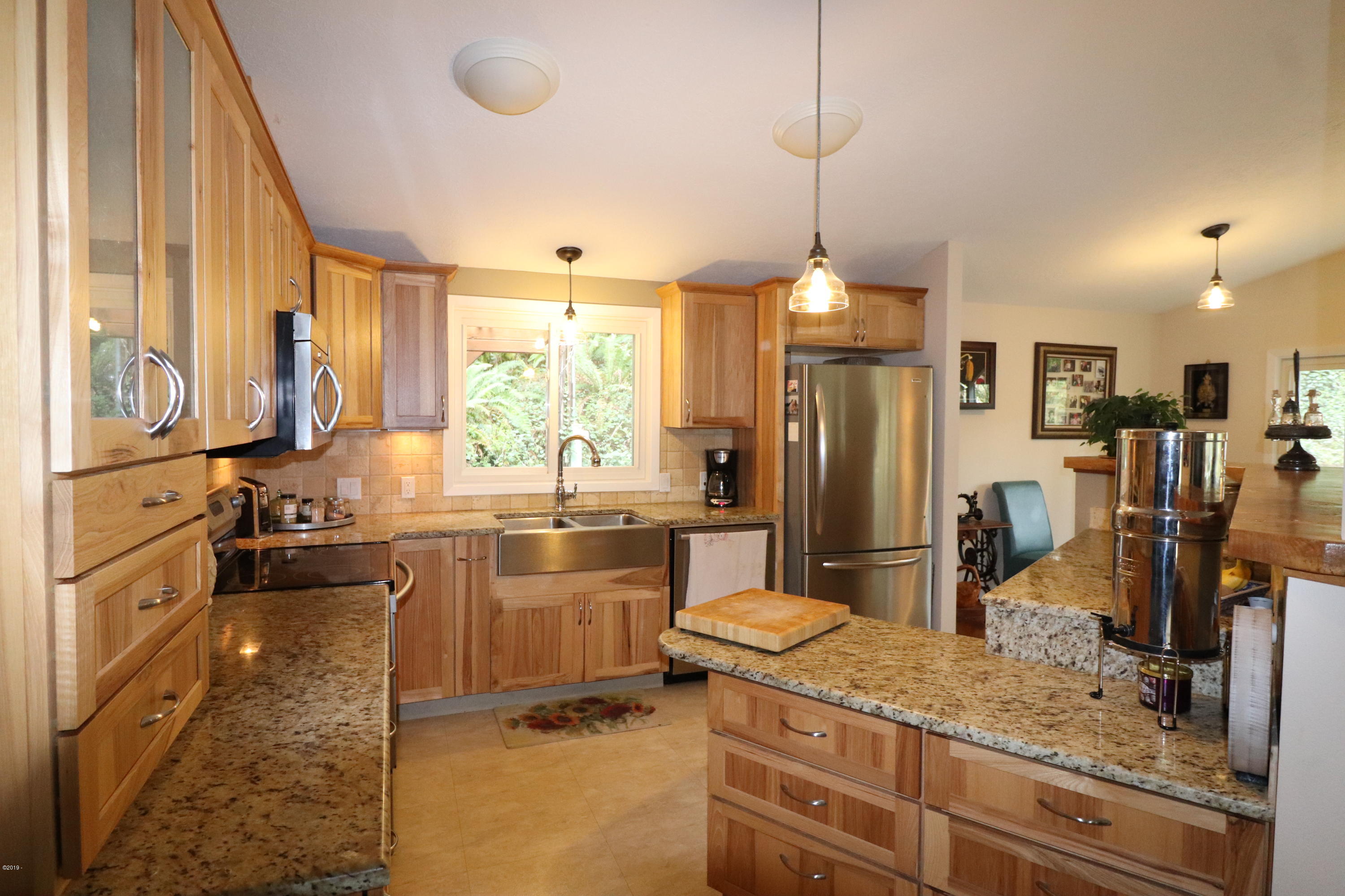 568 Olalla Road Toledo, OR 97391 - Photo 5 of 23 Remodeled Hickory Kitchen