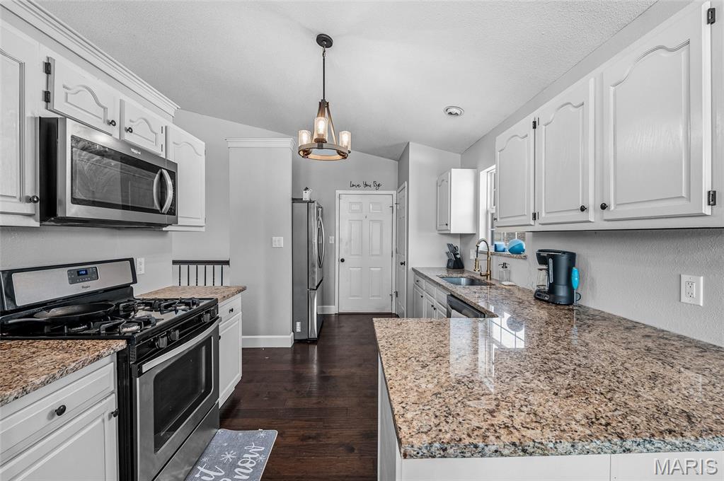 608 Sundance Trail Troy, IL 62294 - Photo 13 of 32