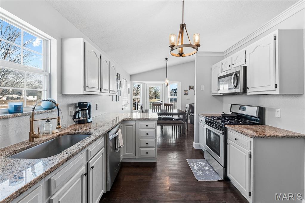 608 Sundance Trail Troy, IL 62294 - Photo 15 of 32