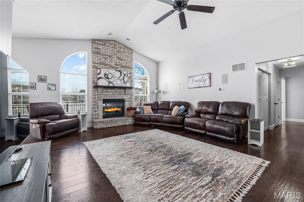 608 Sundance Trail Troy, IL 62294 - Photo 10 of 32