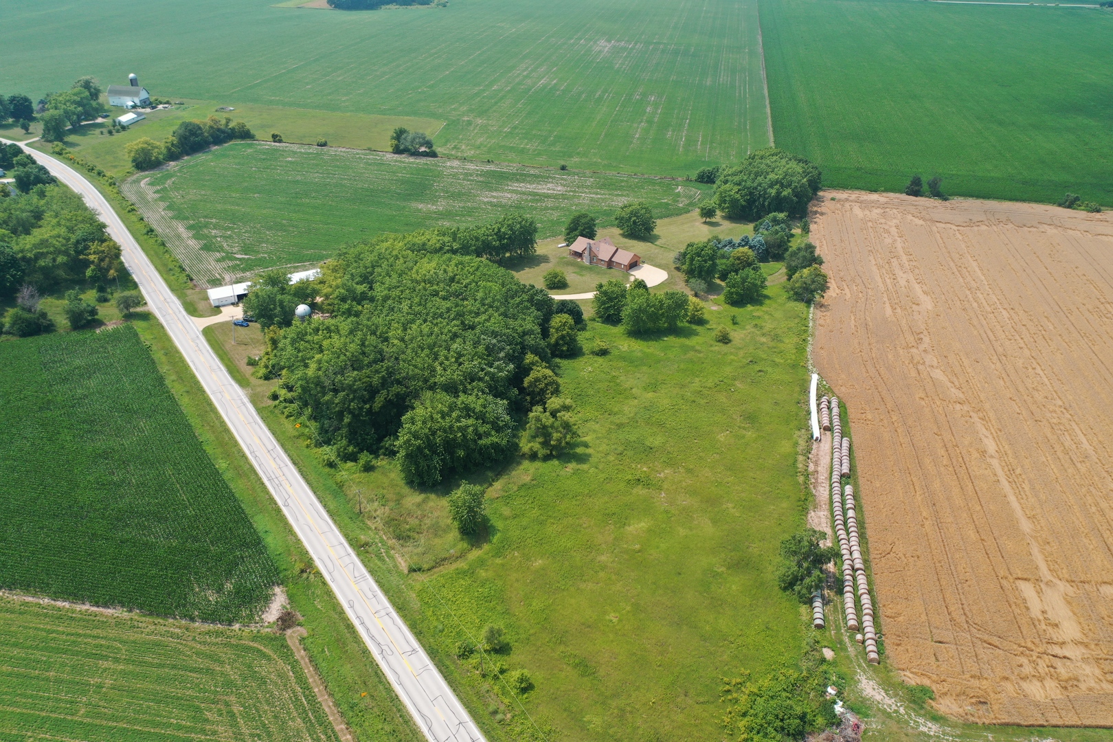 23504 Flat Iron Road Harvard, IL 60033 - Photo 24 of 27 a view of a garden from a balcony