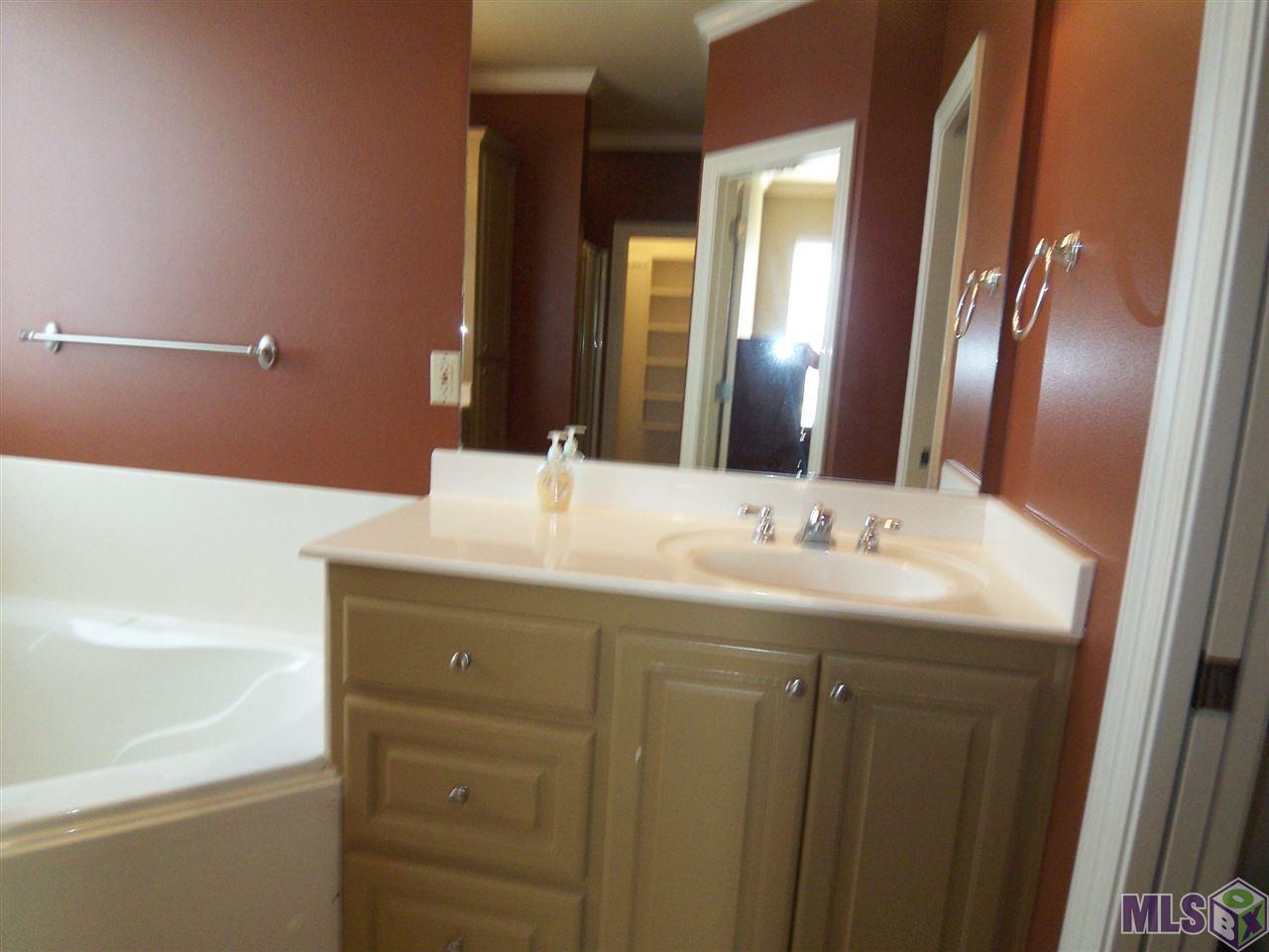 16814 Cedar Key Avenue Baton Rouge, LA 70816 - Photo 30 of 43 Gallery Image 30