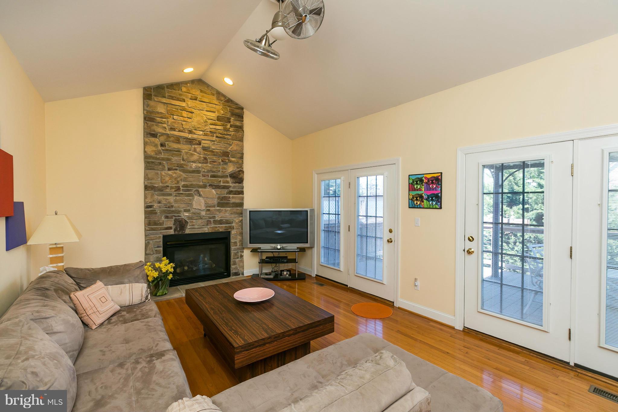 4614 Ridge Road Baltimore, MD 21236 - Photo 12 of 30 Family Room