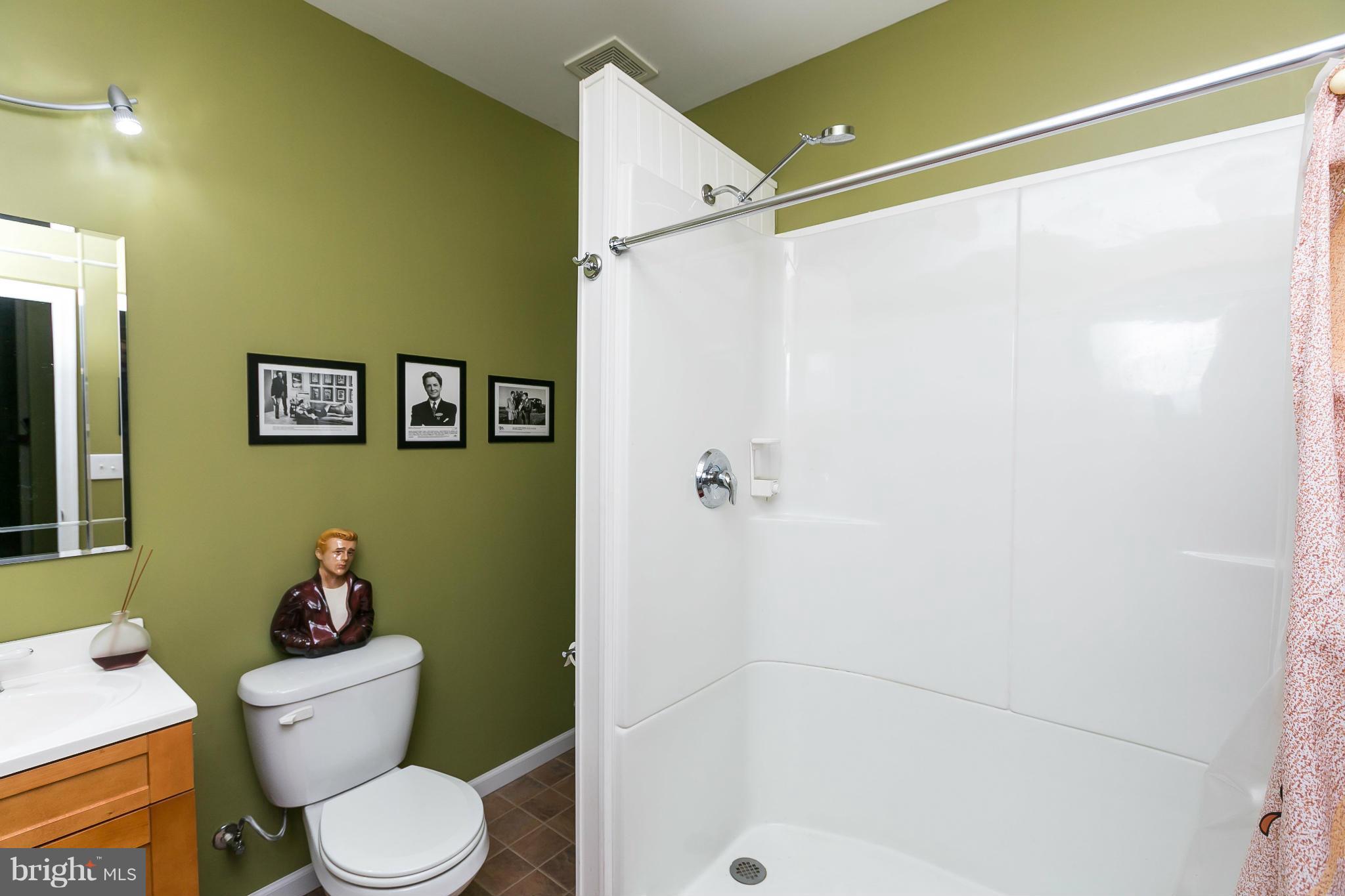 4614 Ridge Road Baltimore, MD 21236 - Photo 26 of 30 Bath