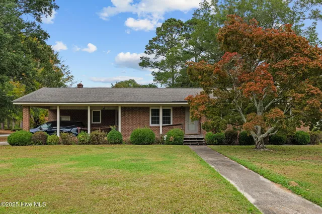 $240,000 | 3209 North Waverly Street, Farmville, NC 27828