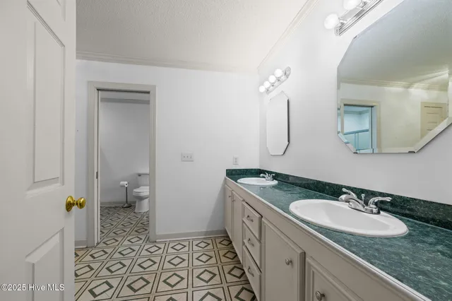 $240,000 | 3209 North Waverly Street, Farmville, NC 27828