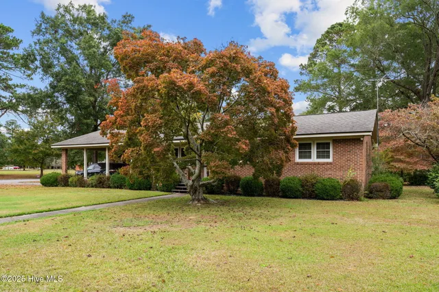 $240,000 | 3209 North Waverly Street, Farmville, NC 27828