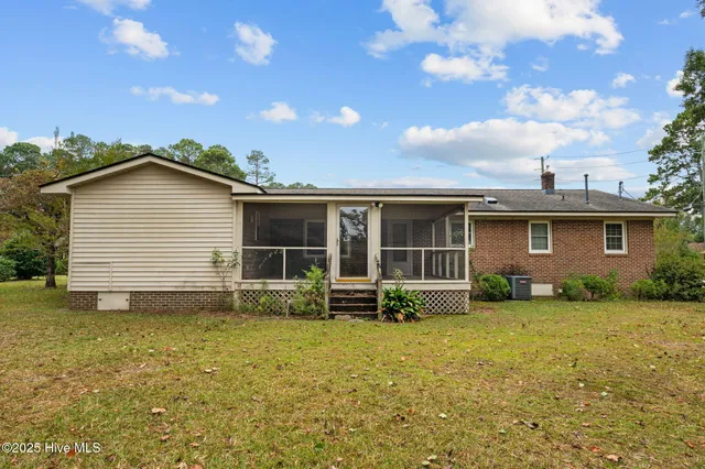 $240,000 | 3209 North Waverly Street, Farmville, NC 27828