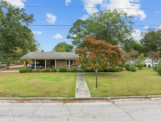 $240,000 | 3209 North Waverly Street, Farmville, NC 27828