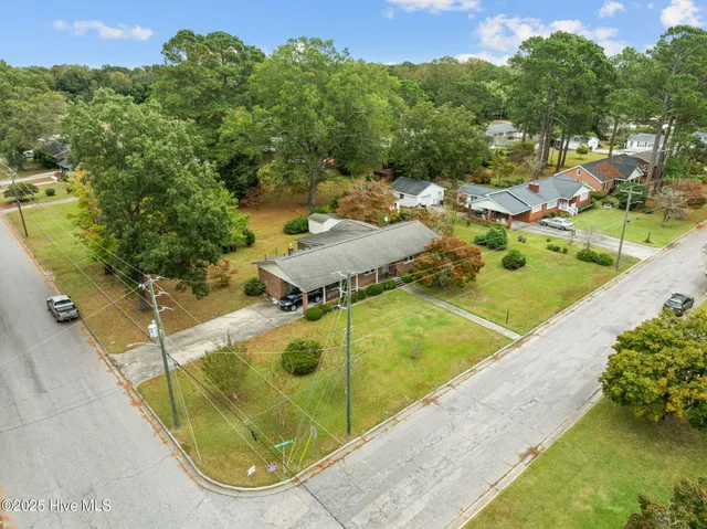 $240,000 | 3209 North Waverly Street, Farmville, NC 27828