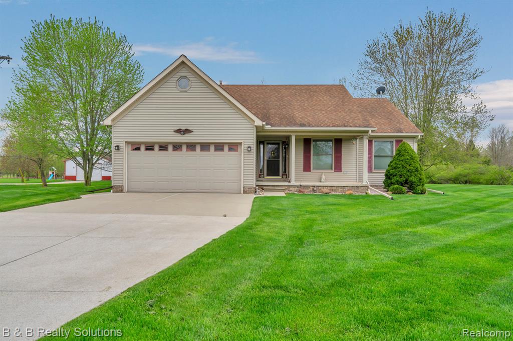 20350 33 Mile Road Armada, MI 48005 - Photo 1 of 39