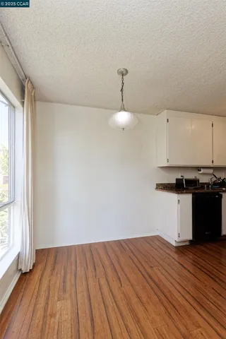 $375,000 | 4099 Howe Street, Unit 203, Oakland, CA 94611