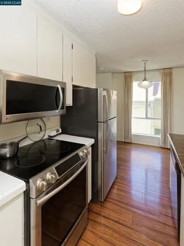 $375,000 | 4099 Howe Street, Unit 203, Oakland, CA 94611