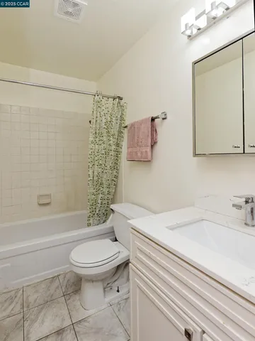 $375,000 | 4099 Howe Street, Unit 203, Oakland, CA 94611