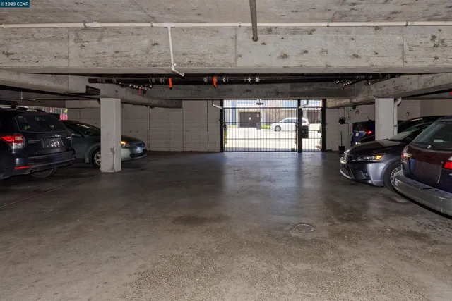 $375,000 | 4099 Howe Street, Unit 203, Oakland, CA 94611