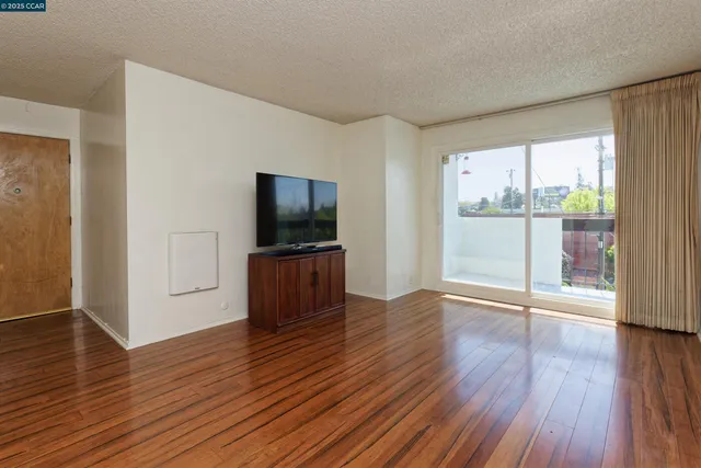 $375,000 | 4099 Howe Street, Unit 203, Oakland, CA 94611