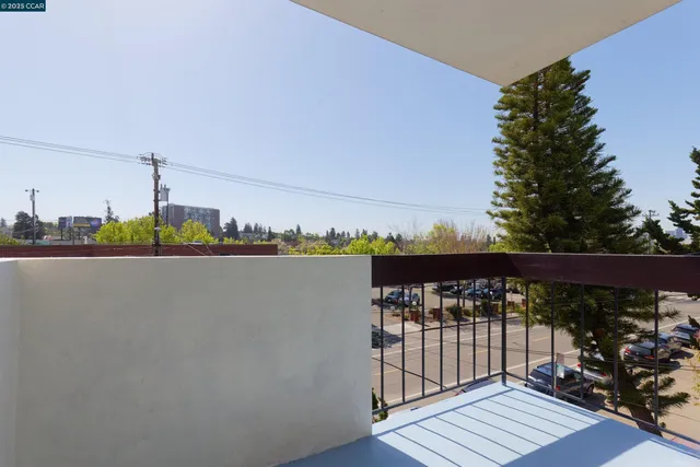 $375,000 | 4099 Howe Street, Unit 203, Oakland, CA 94611