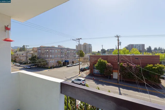 $375,000 | 4099 Howe Street, Unit 203, Oakland, CA 94611