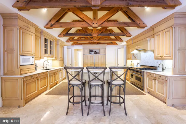 $5,200,000 | 10222 Iron Gate Road, Potomac, MD 20854