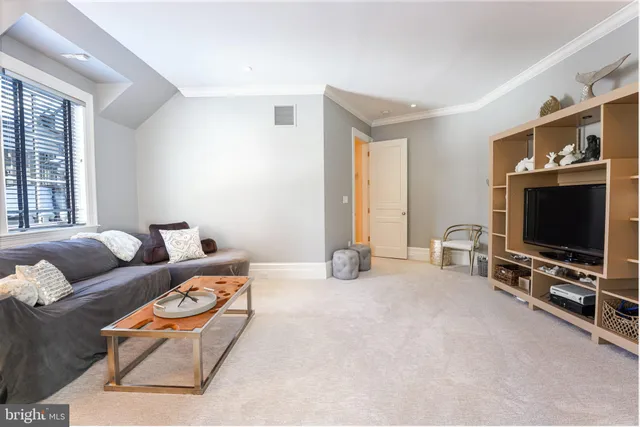 $5,200,000 | 10222 Iron Gate Road, Potomac, MD 20854