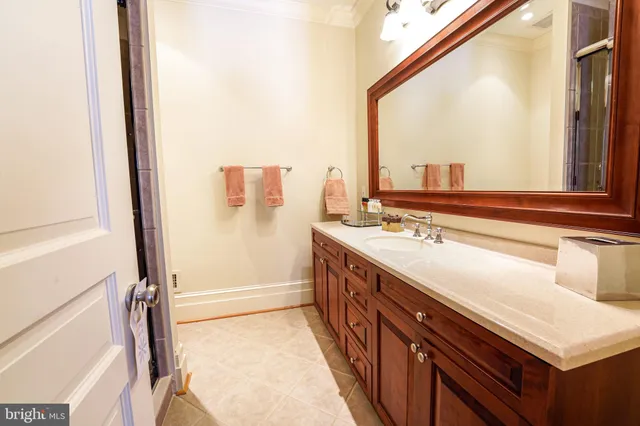 $5,200,000 | 10222 Iron Gate Road, Potomac, MD 20854