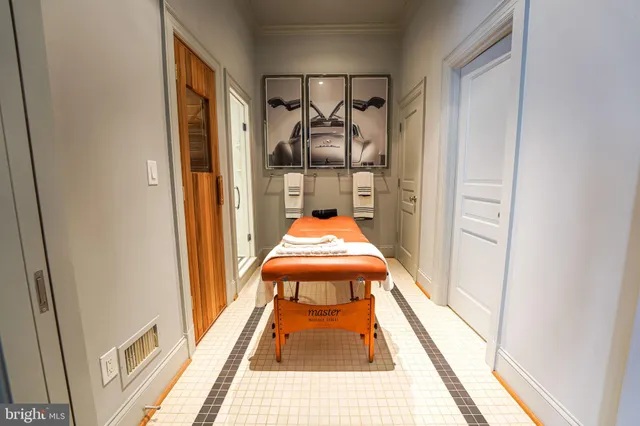 $5,200,000 | 10222 Iron Gate Road, Potomac, MD 20854