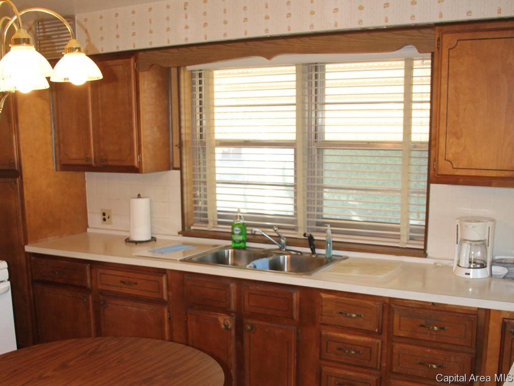 1319 North 6th Street Springfield, IL 62702 - Photo 5 of 11