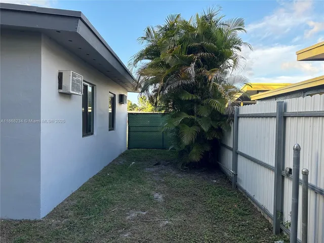$539,000 | 860 Northwest 171st Street, Miami Gardens, FL 33169