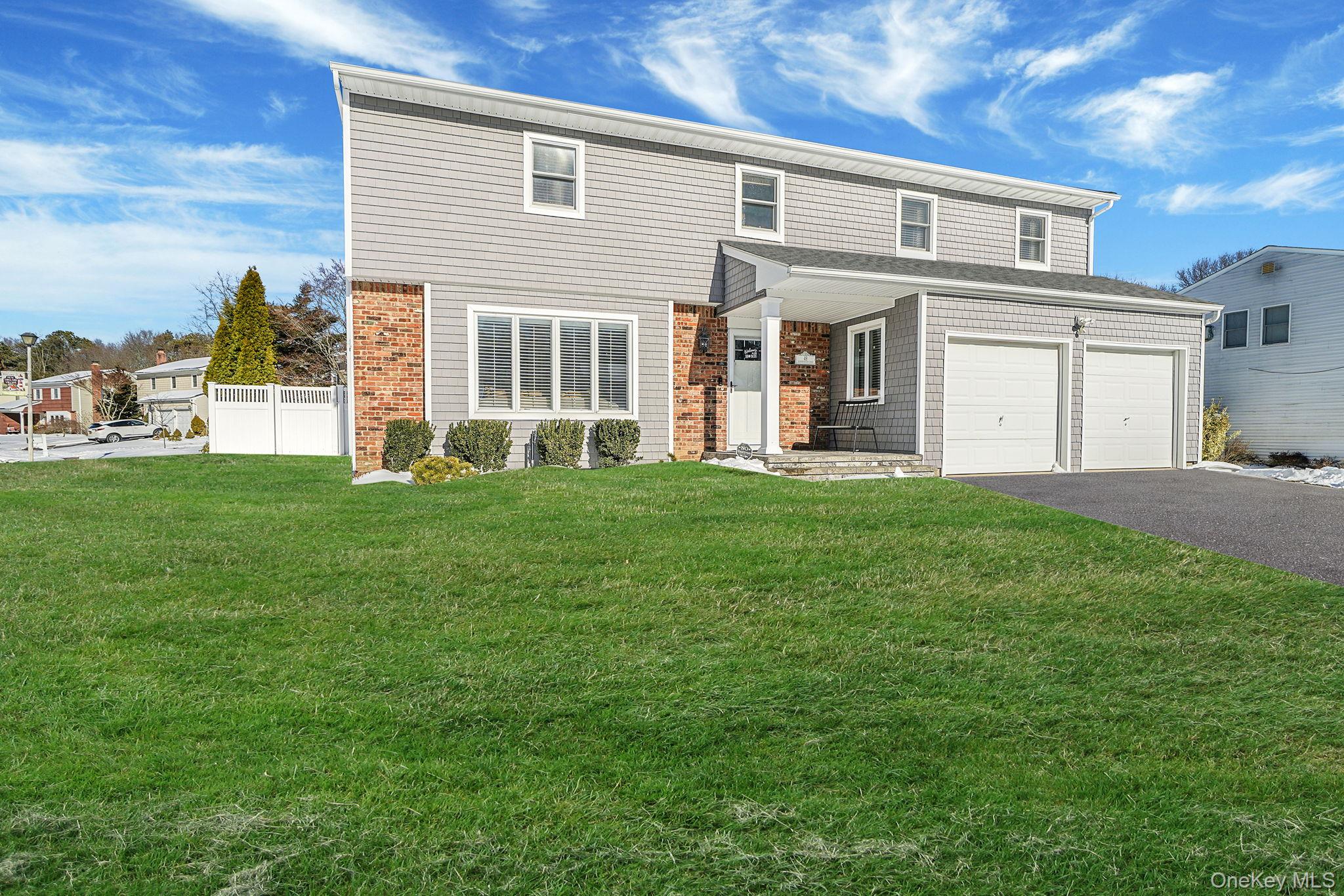 49 Gainsborough Road Holbrook, NY 11741 - Photo 2 of 41
