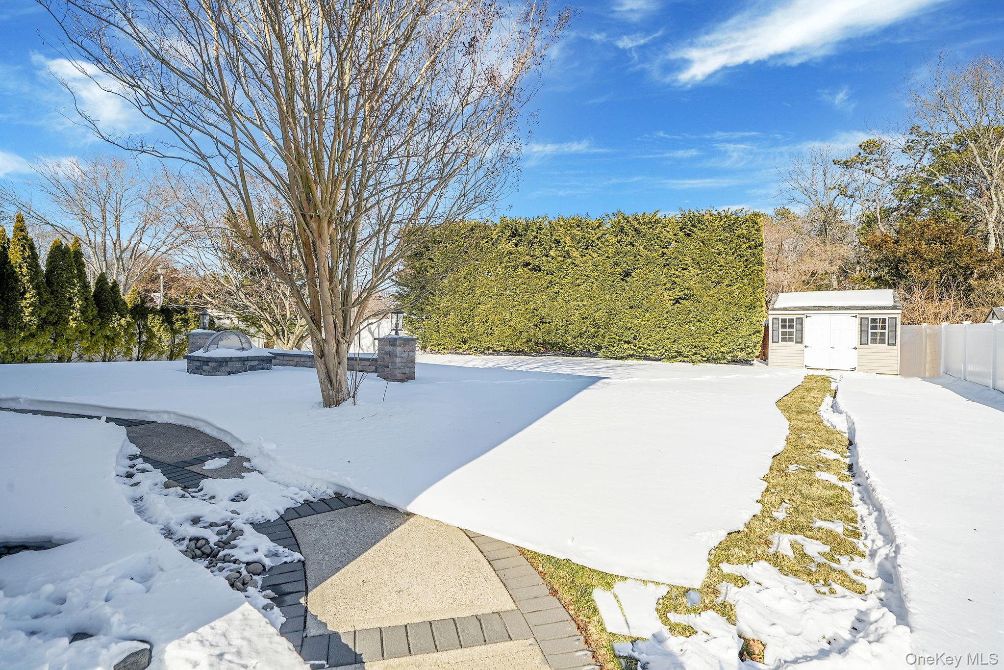 49 Gainsborough Road Holbrook, NY 11741 - Photo 4 of 41