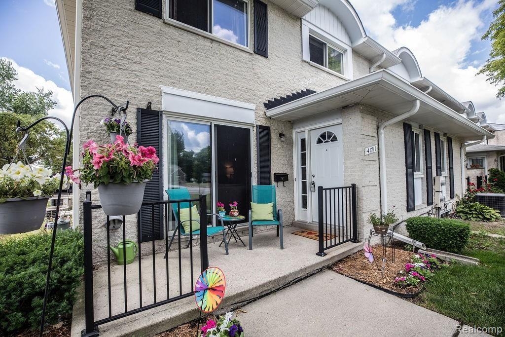41711 Utica Road Sterling Heights, MI 48313 - Photo 9 of 65 7E8A1439.jpg