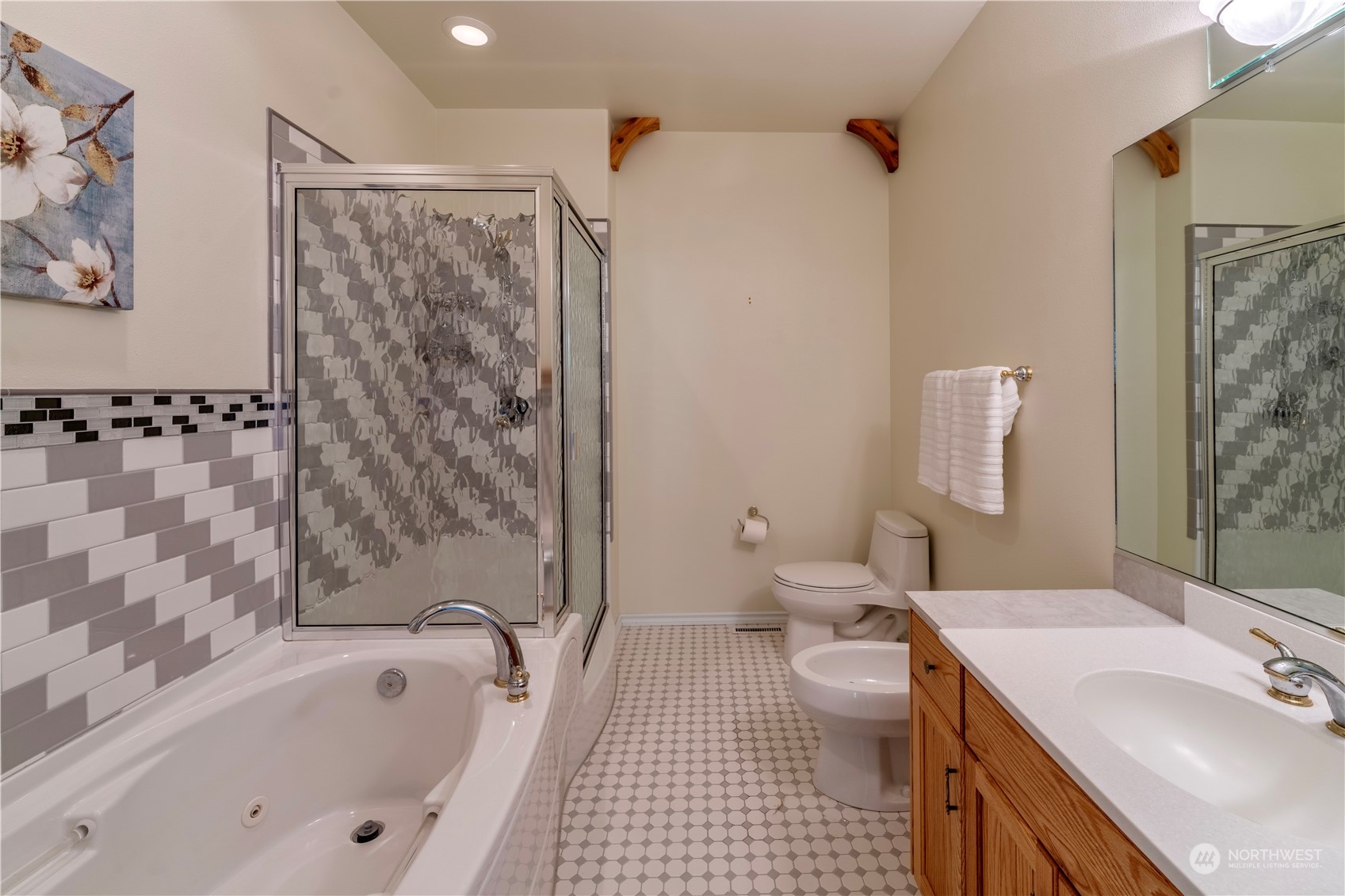 272 Ravens Ridge Road Sequim, WA 98382 - Photo 33 of 40 a bathroom with a sink a toilet and a bathtub