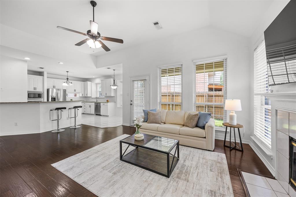 9446 Abbey Road Irving, TX 75063 - Photo 15 of 40