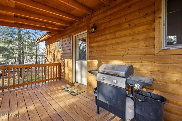 $339,899 | 2900 Long Rifle Place, Overgaard, AZ 85933