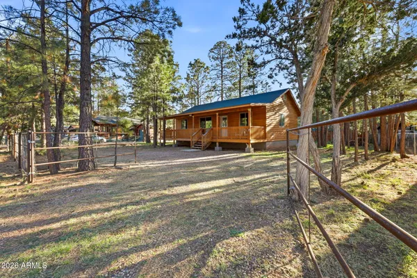 $339,899 | 2900 Long Rifle Place, Overgaard, AZ 85933