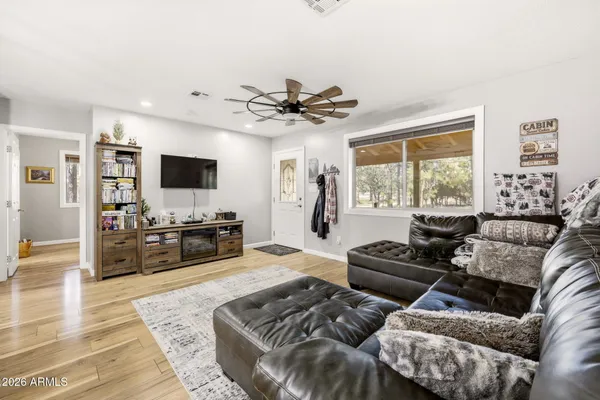 $339,899 | 2900 Long Rifle Place, Overgaard, AZ 85933