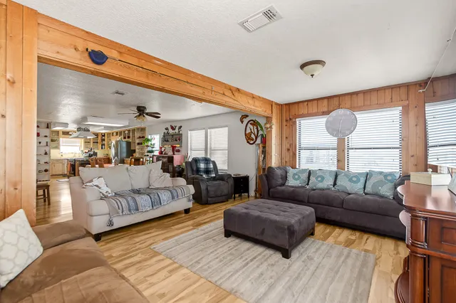 $535,000 | 222 Fishermans Isle, Brazoria, TX 77422