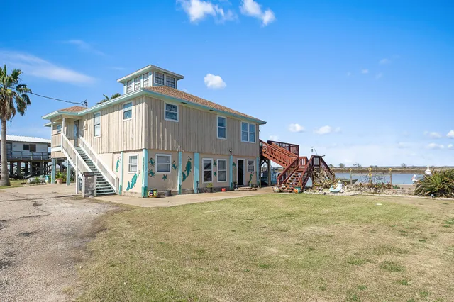 $535,000 | 222 Fishermans Isle, Brazoria, TX 77422