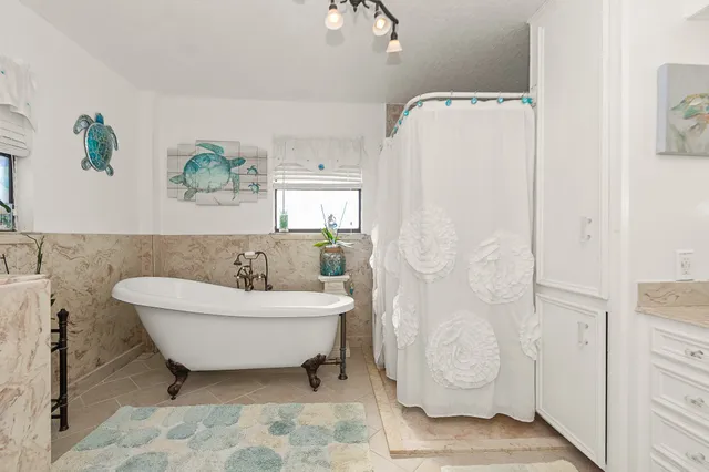 $535,000 | 222 Fishermans Isle, Brazoria, TX 77422