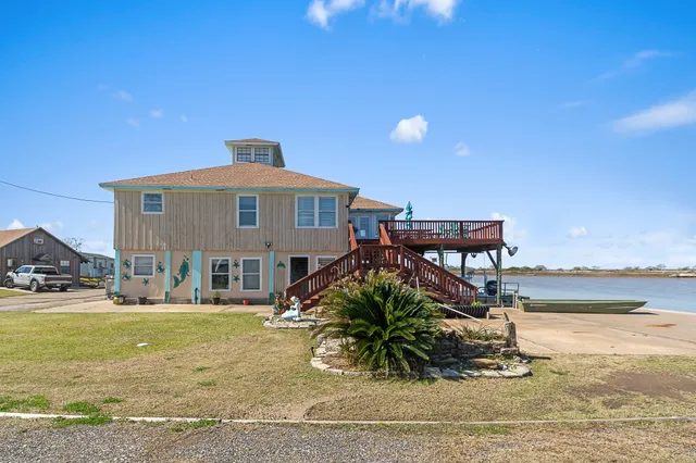 $535,000 | 222 Fishermans Isle, Brazoria, TX 77422