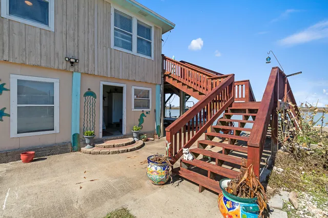$535,000 | 222 Fishermans Isle, Brazoria, TX 77422