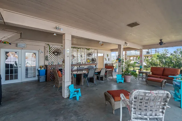 $535,000 | 222 Fishermans Isle, Brazoria, TX 77422