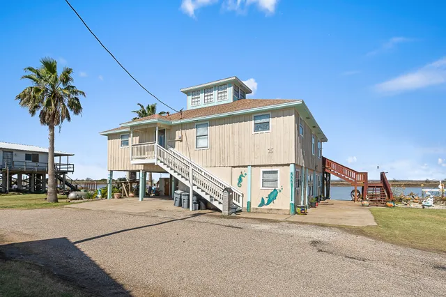 $535,000 | 222 Fishermans Isle, Brazoria, TX 77422
