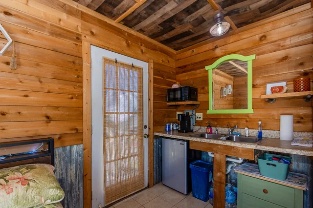 $535,000 | 222 Fishermans Isle, Brazoria, TX 77422