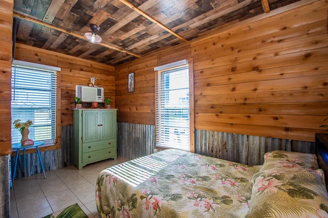 $535,000 | 222 Fishermans Isle, Brazoria, TX 77422