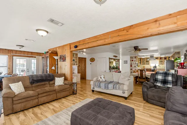 $535,000 | 222 Fishermans Isle, Brazoria, TX 77422